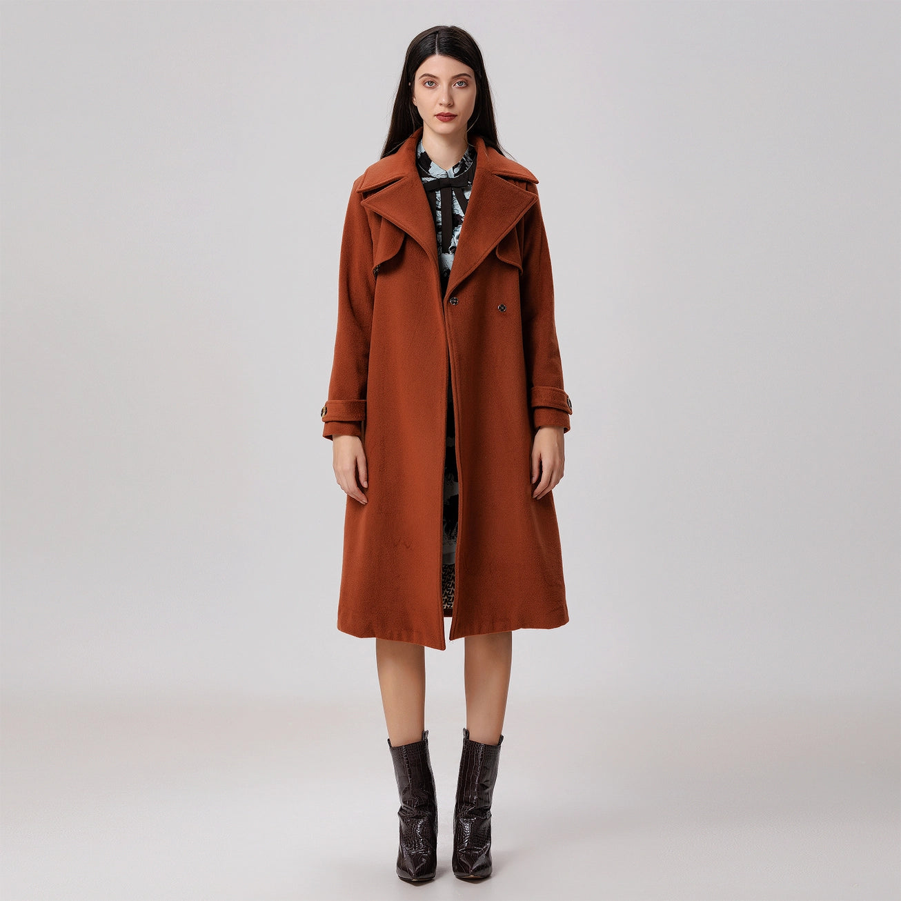 Wool Coat with Wide Shutters